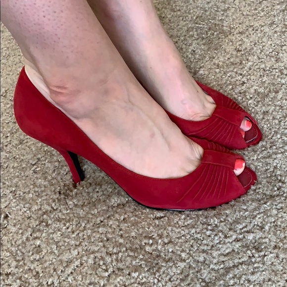 Red Pumps - Picture 2 of 5